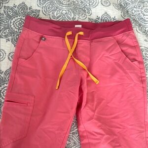 Figs Zamora jogger neon pink